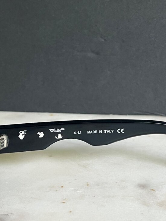 OFF-WHITE Cady Cut-Out Rectangular black Frame Sunglasses main image 5